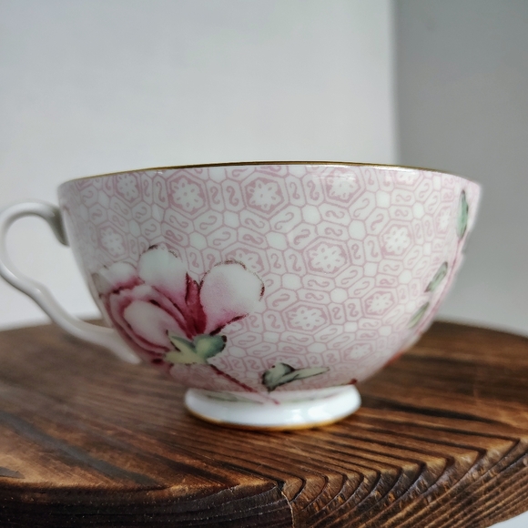 Wedgwood Pink Cuckoo Teacup and Saucer Bone China England Tricket Dish Tea Party - Picture 14 of 17